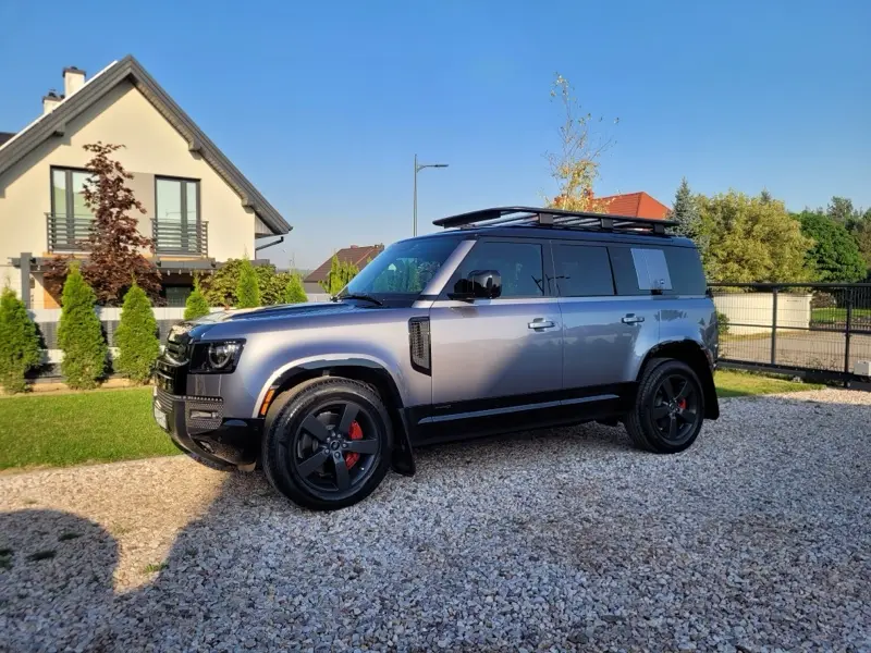 Land Rover Defender po detailingu